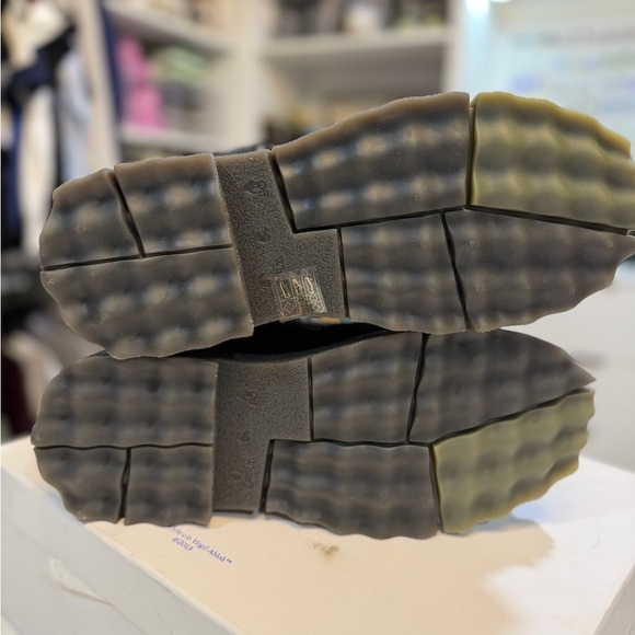 Off-White Black and Gray Hiking Sponge Boots - New main image 5